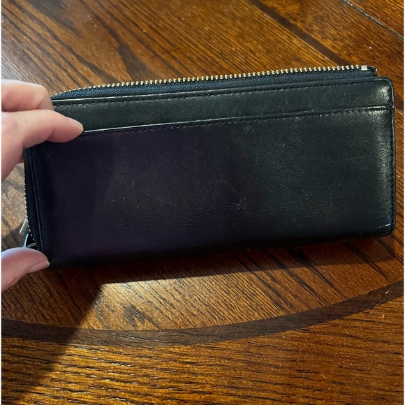 Kate Spade Bow Wallet - Picture 4 of 4